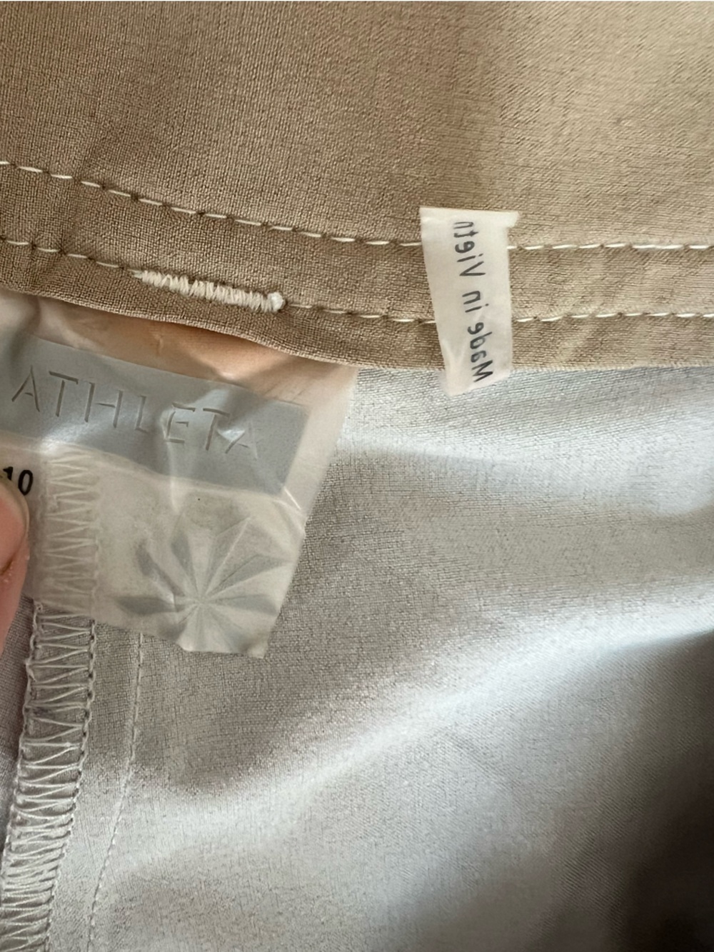 Athleta light gray / cream pleated skort, size 10, EUC - Picture 2 of 9